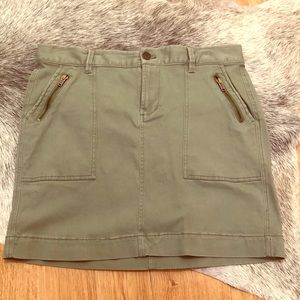 Old Navy army green skirt